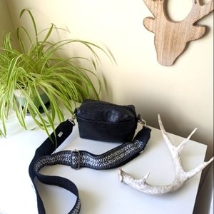 ✨NWT✨ 🖤🧿Thirty-one Black Leather Purse with Thick Fabric Strap🧿🖤